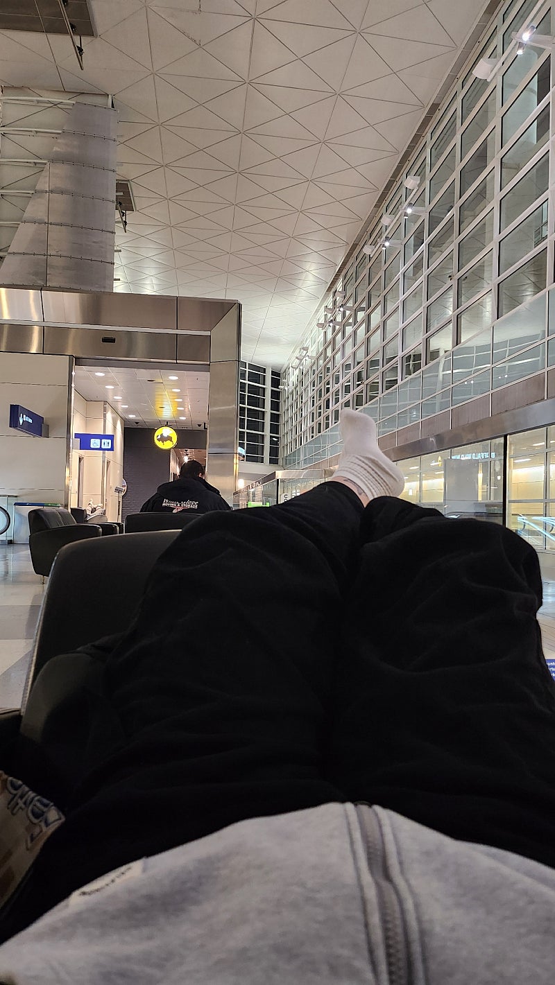 댈러스 공항 경유 길게 하실 때 공항 노숙 간단한 팁..ㅎㅎ